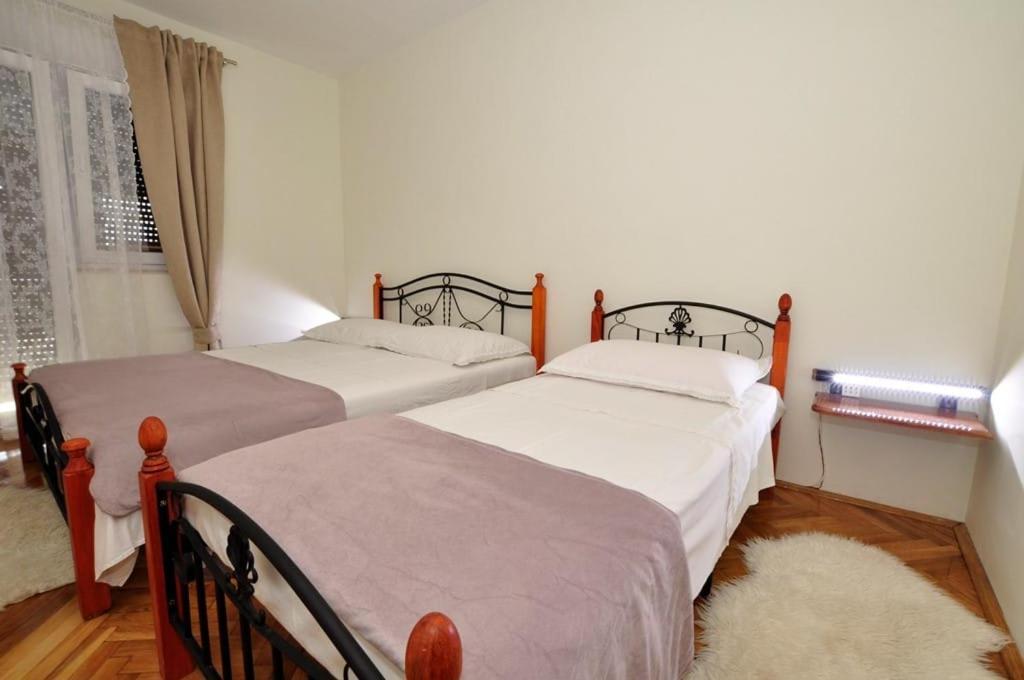 Apartments Gabi 奥米什 外观 照片