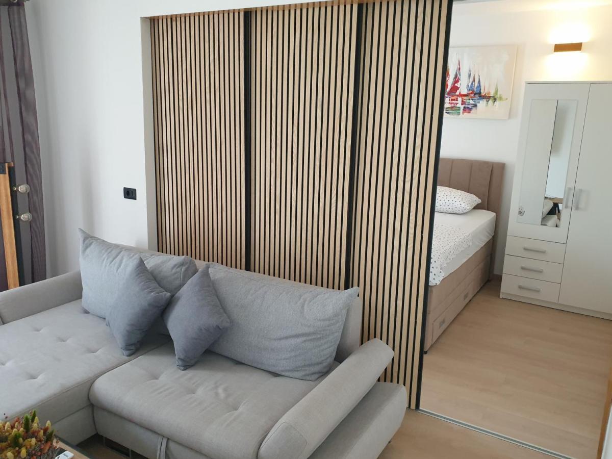 Apartments Gabi 奥米什 外观 照片
